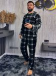 Мужская теплая пижама в клеточку черного цвета