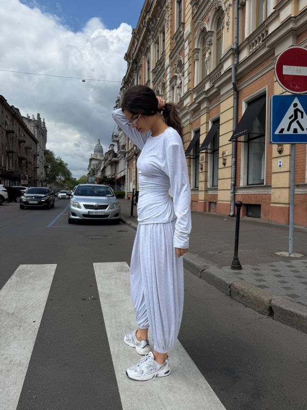 Стильный костюм кофты и брюки Аладины цвета меланж
