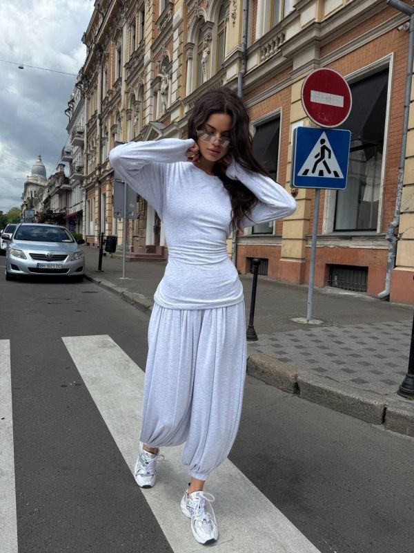 Стильный костюм кофты и брюки Аладины цвета меланж